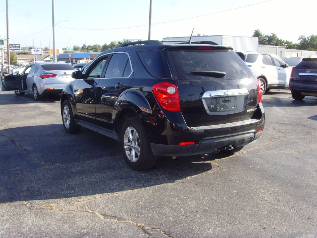 Photo 5 of this CHEVROLET EQUINOX