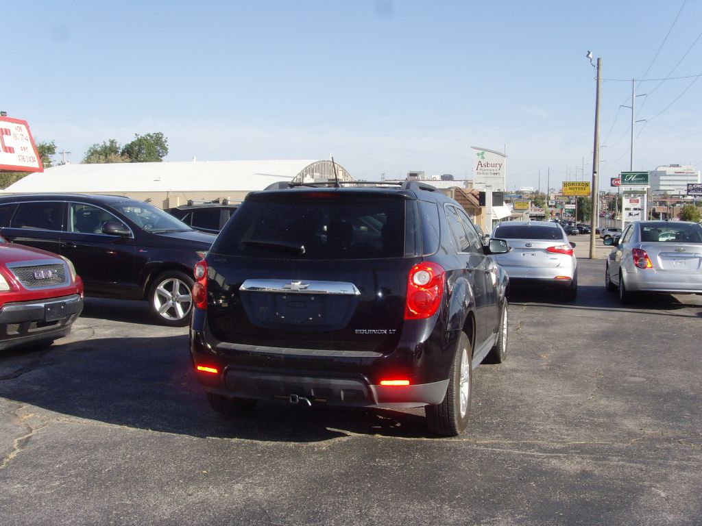 Photo 6 of this CHEVROLET EQUINOX