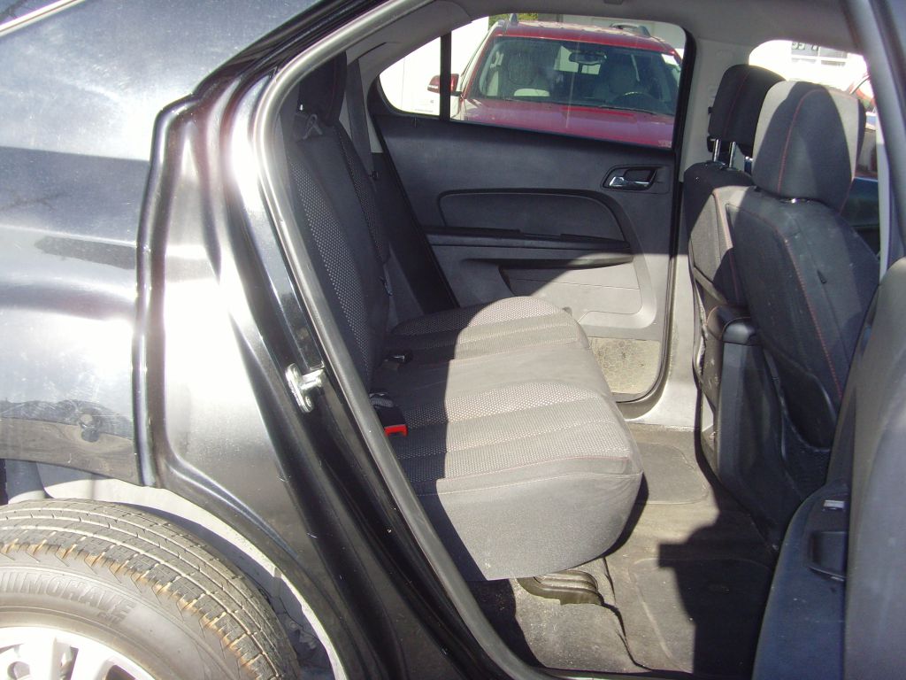 Photo 12 of this CHEVROLET EQUINOX