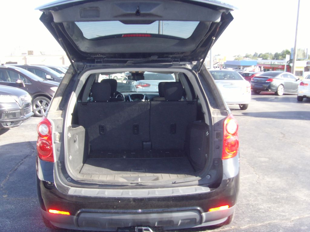Photo 14 of this CHEVROLET EQUINOX