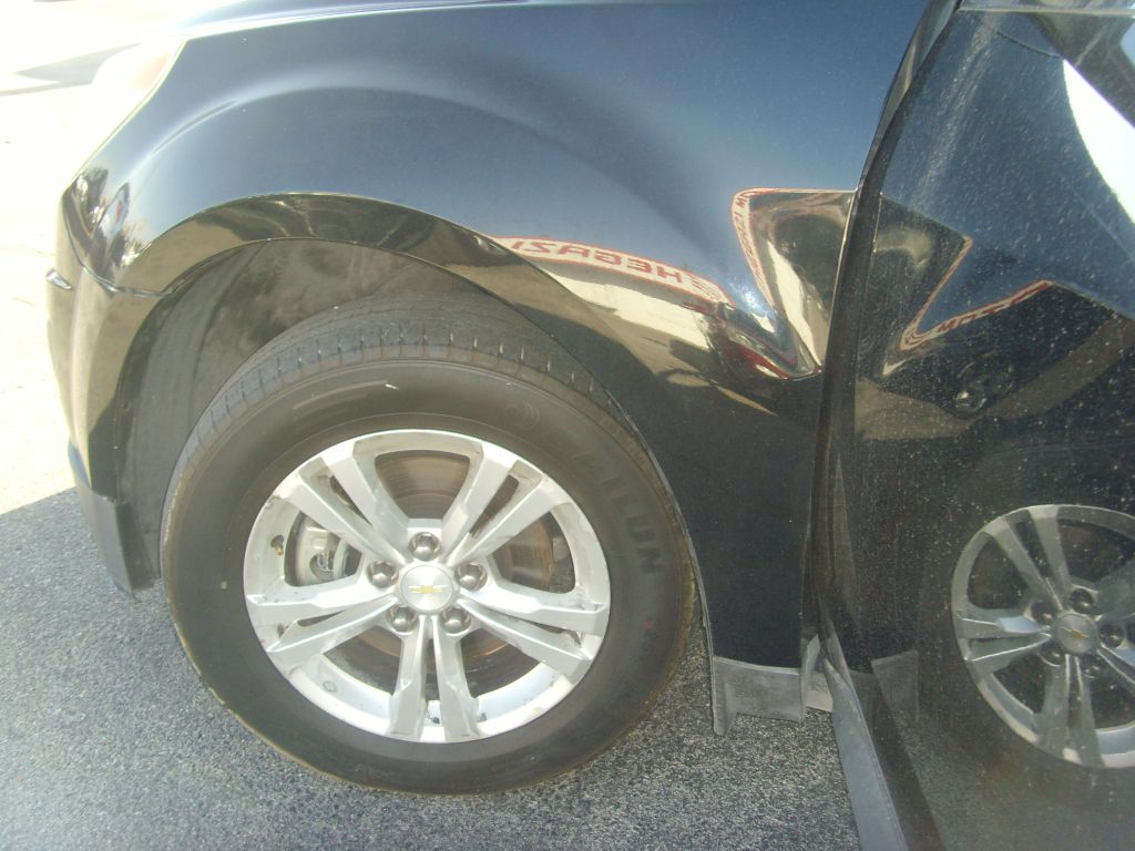 Photo 23 of this CHEVROLET EQUINOX