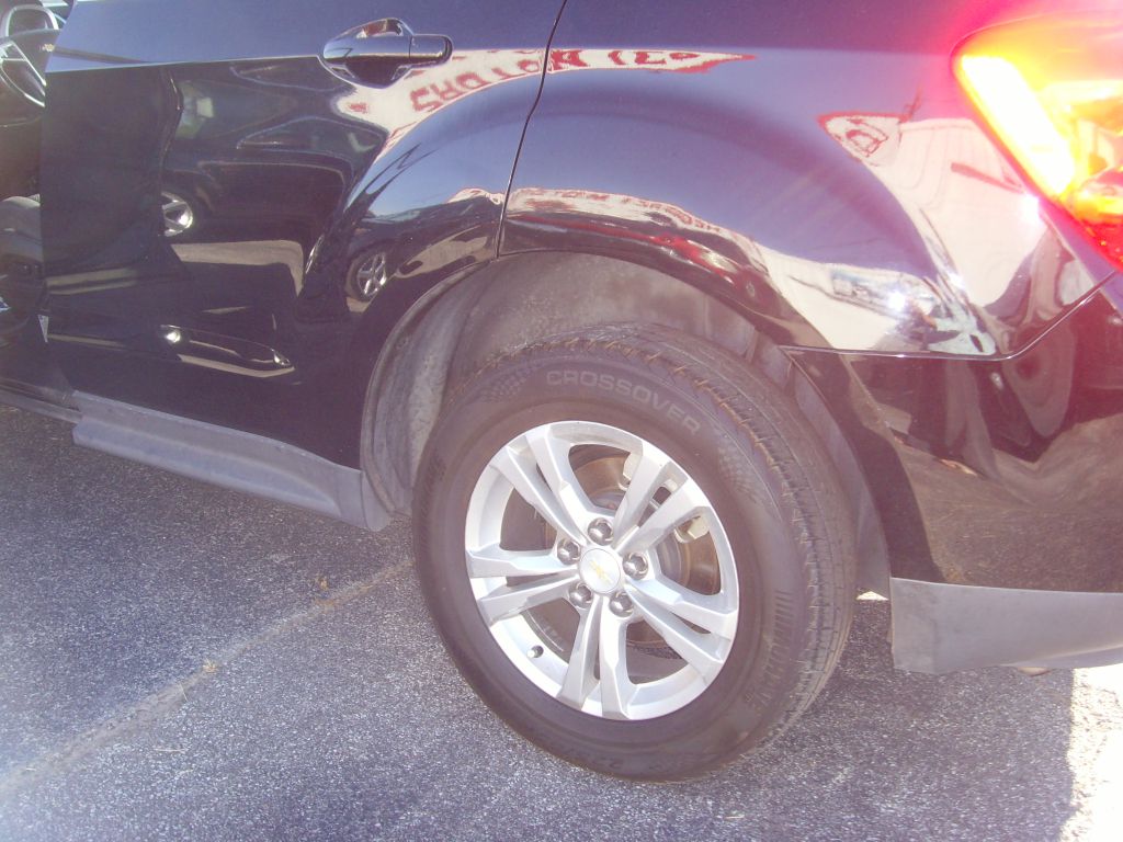 Photo 24 of this CHEVROLET EQUINOX