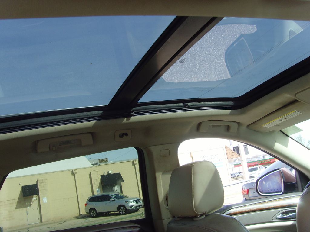 Photo 9 of this CADILLAC SRX