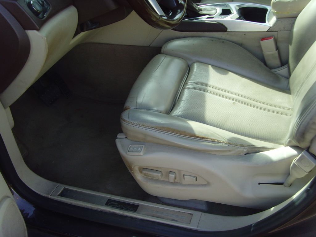 Photo 11 of this CADILLAC SRX