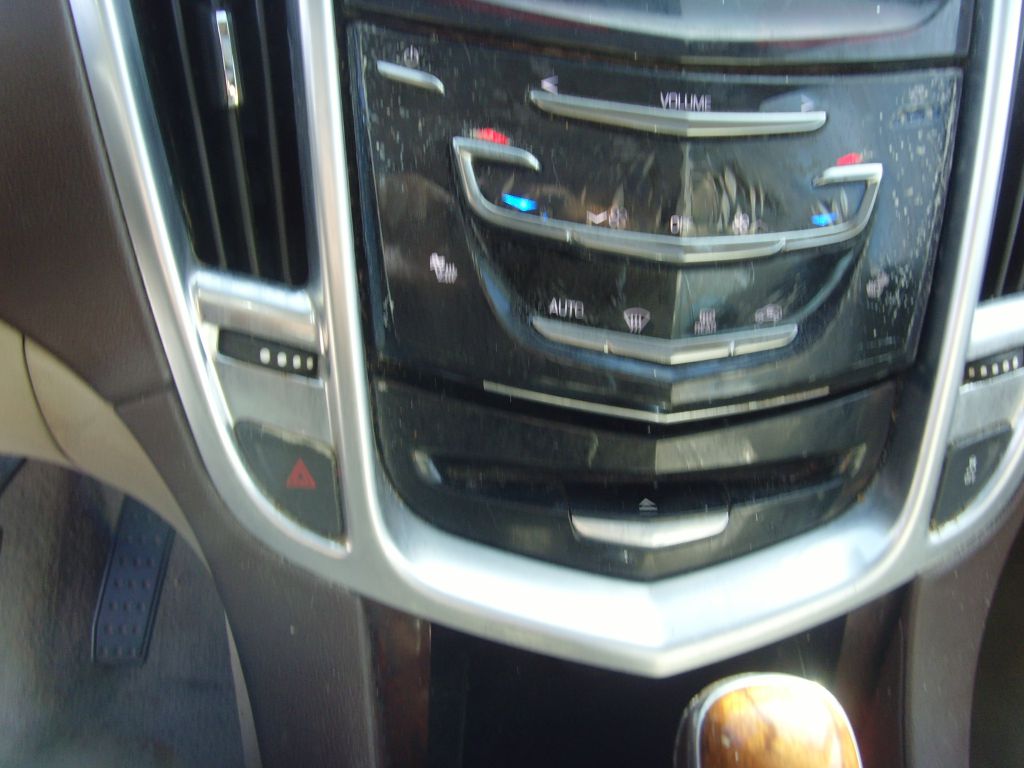 Photo 14 of this CADILLAC SRX