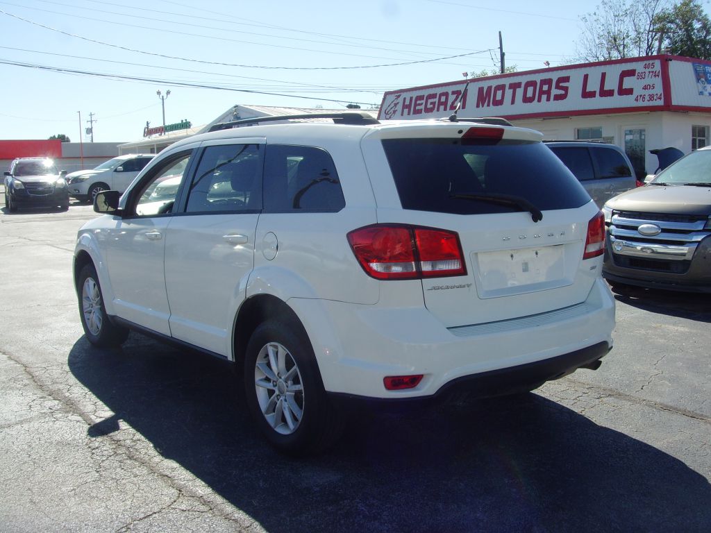 Photo 8 of this DODGE JOURNEY