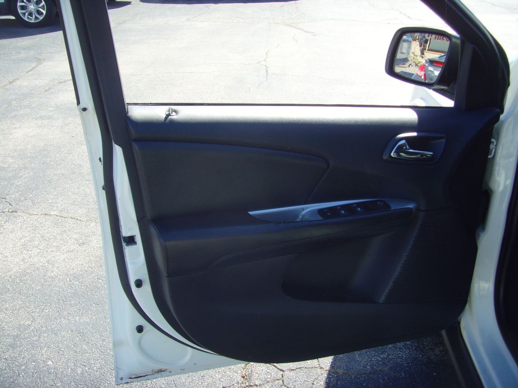 Photo 11 of this DODGE JOURNEY