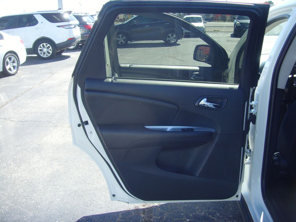Photo 12 of this DODGE JOURNEY