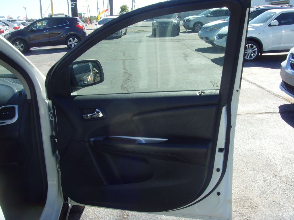 Photo 19 of this DODGE JOURNEY