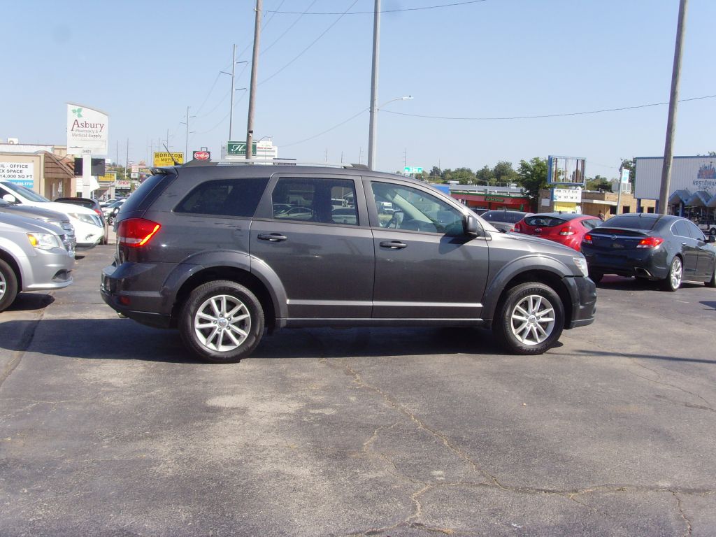 Photo 9 of this DODGE JOURNEY