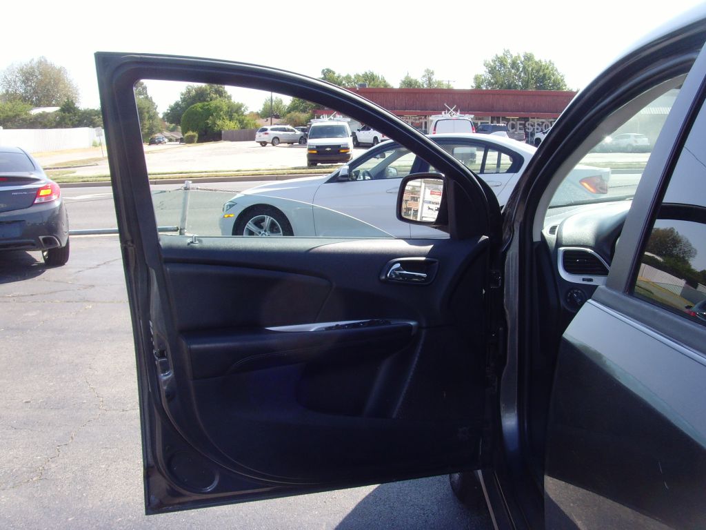Photo 21 of this DODGE JOURNEY