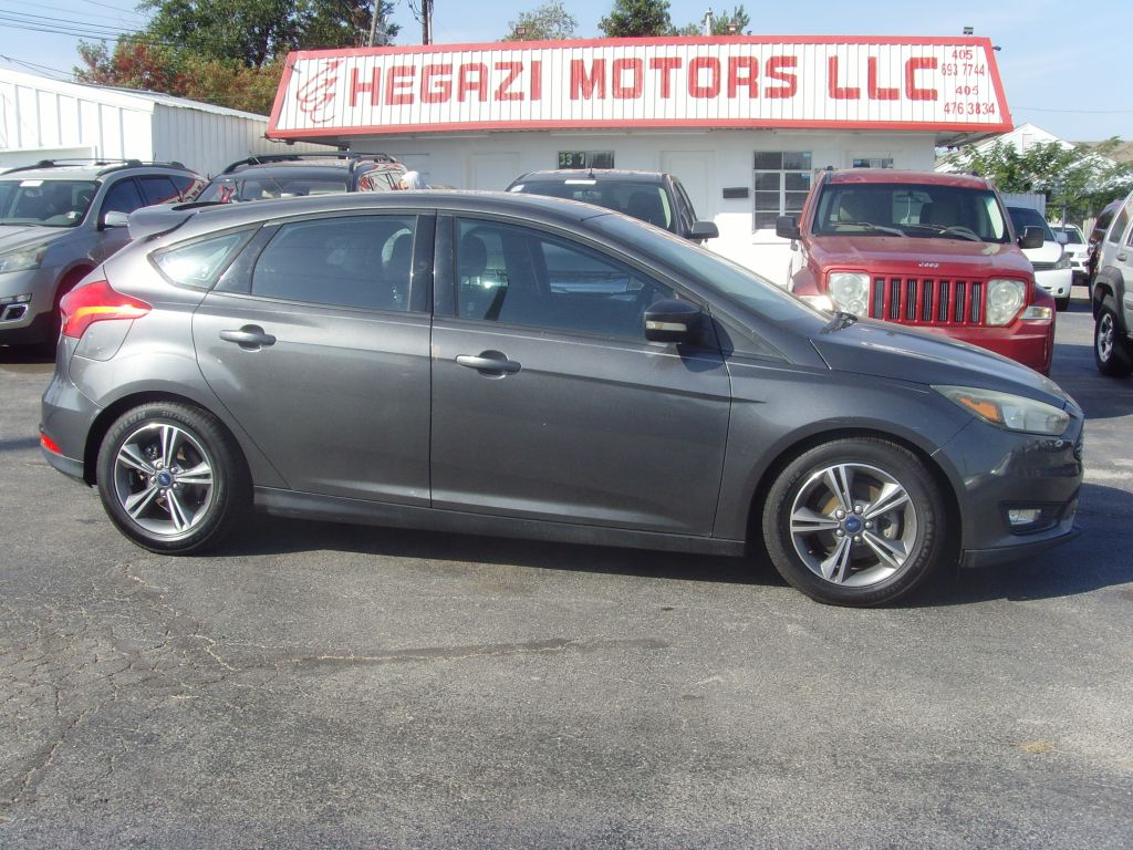 Photo 5 of this FORD FOCUS
