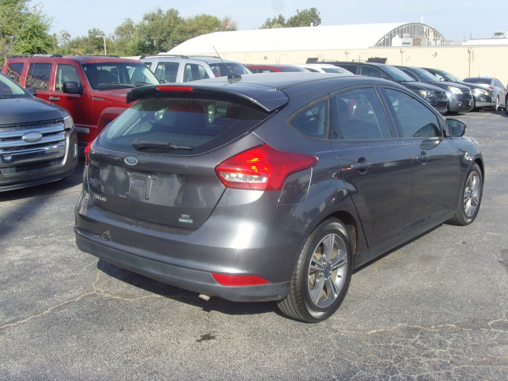 Photo 6 of this FORD FOCUS