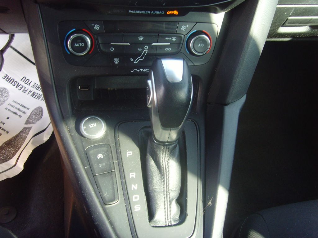 Photo 20 of this FORD FOCUS