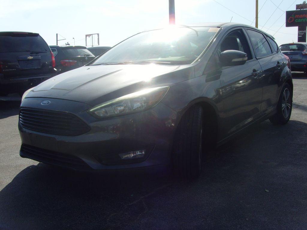 Photo 29 of this FORD FOCUS