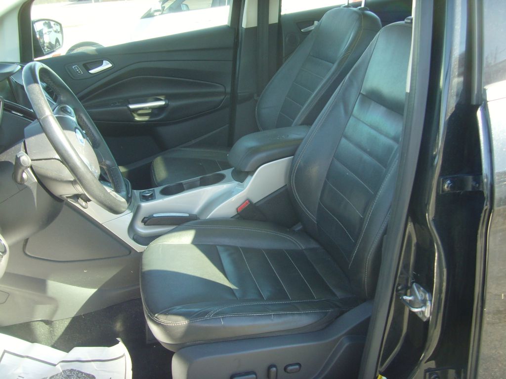 Photo 9 of this FORD C-MAX