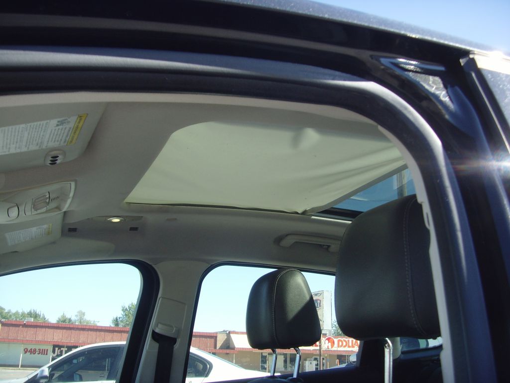 Photo 10 of this FORD C-MAX