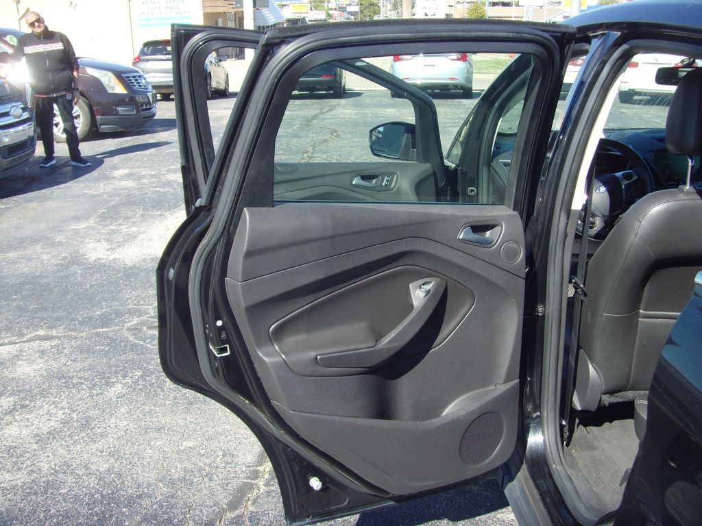 Photo 11 of this FORD C-MAX