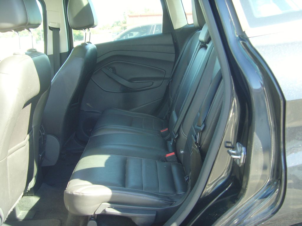Photo 12 of this FORD C-MAX