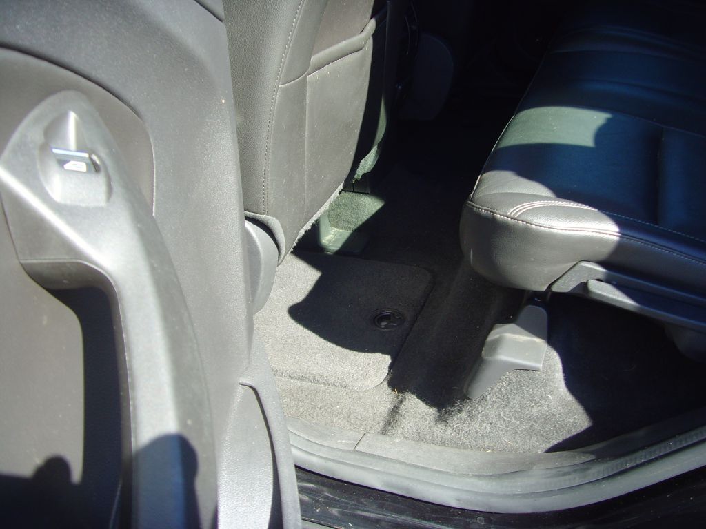 Photo 13 of this FORD C-MAX
