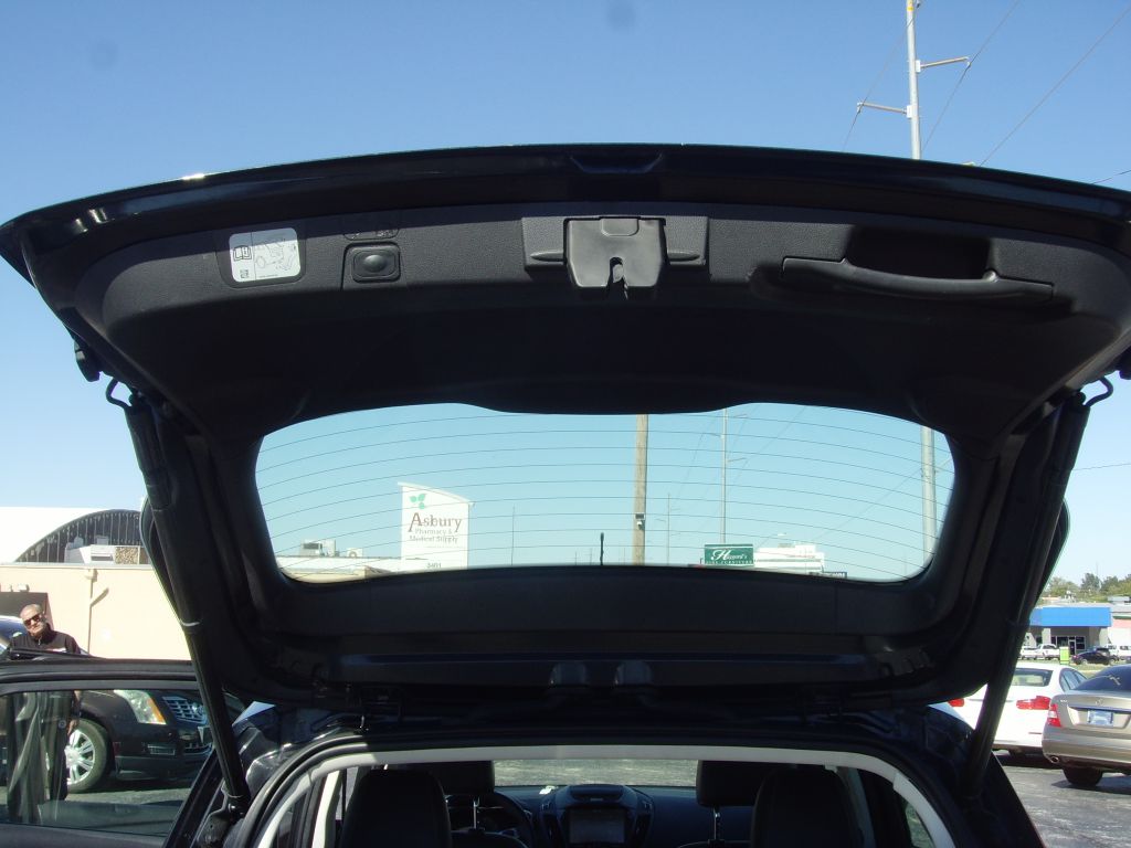 Photo 14 of this FORD C-MAX