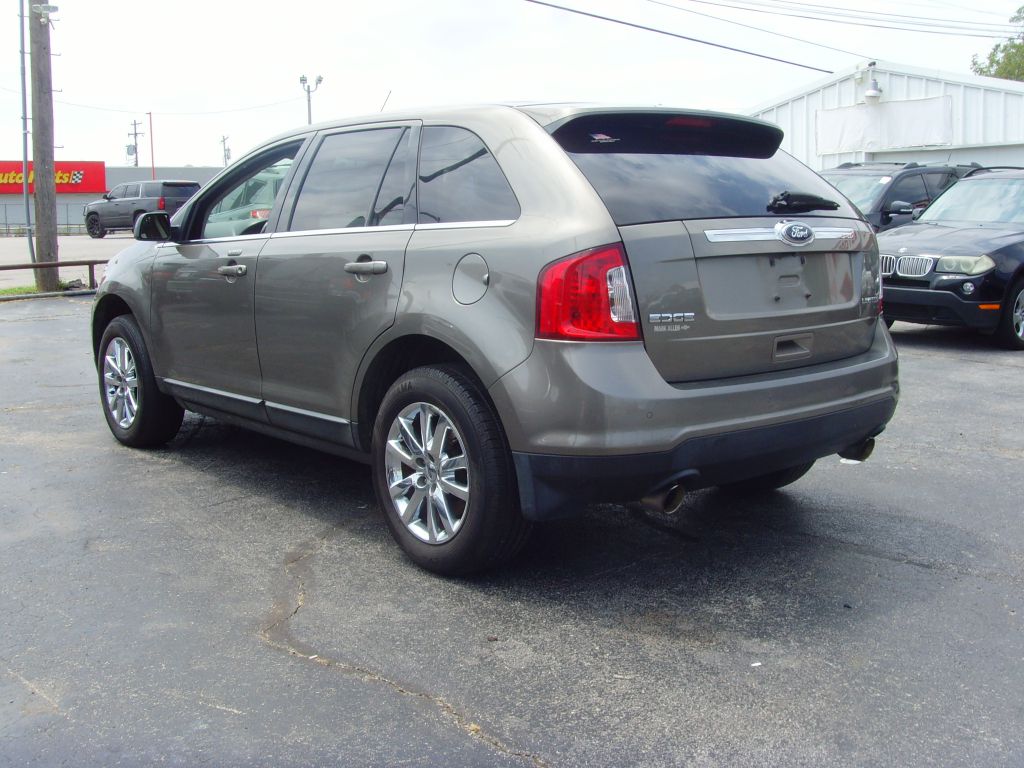 Photo 6 of this FORD EDGE