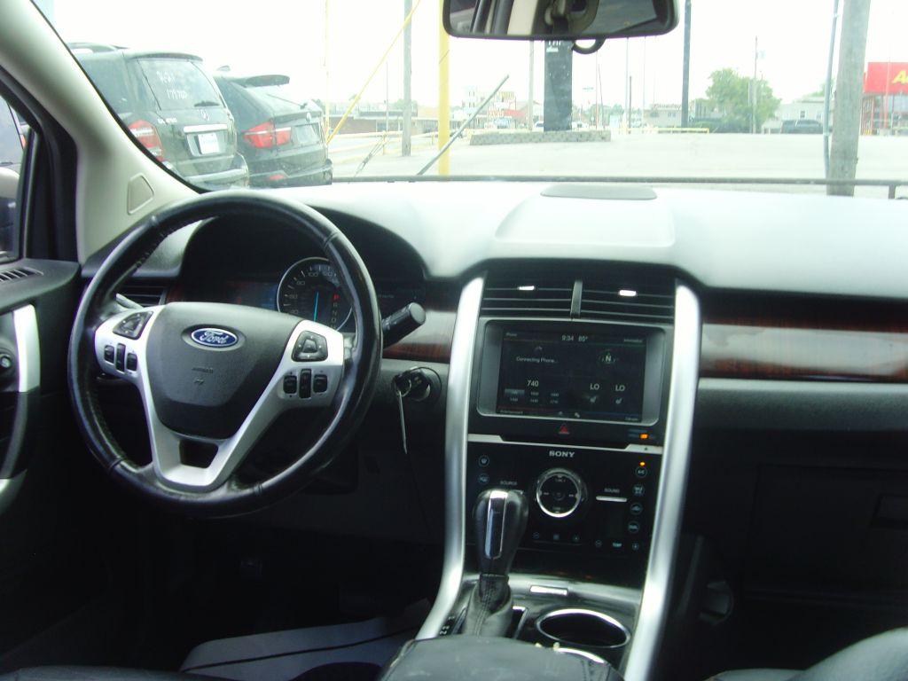Photo 13 of this FORD EDGE