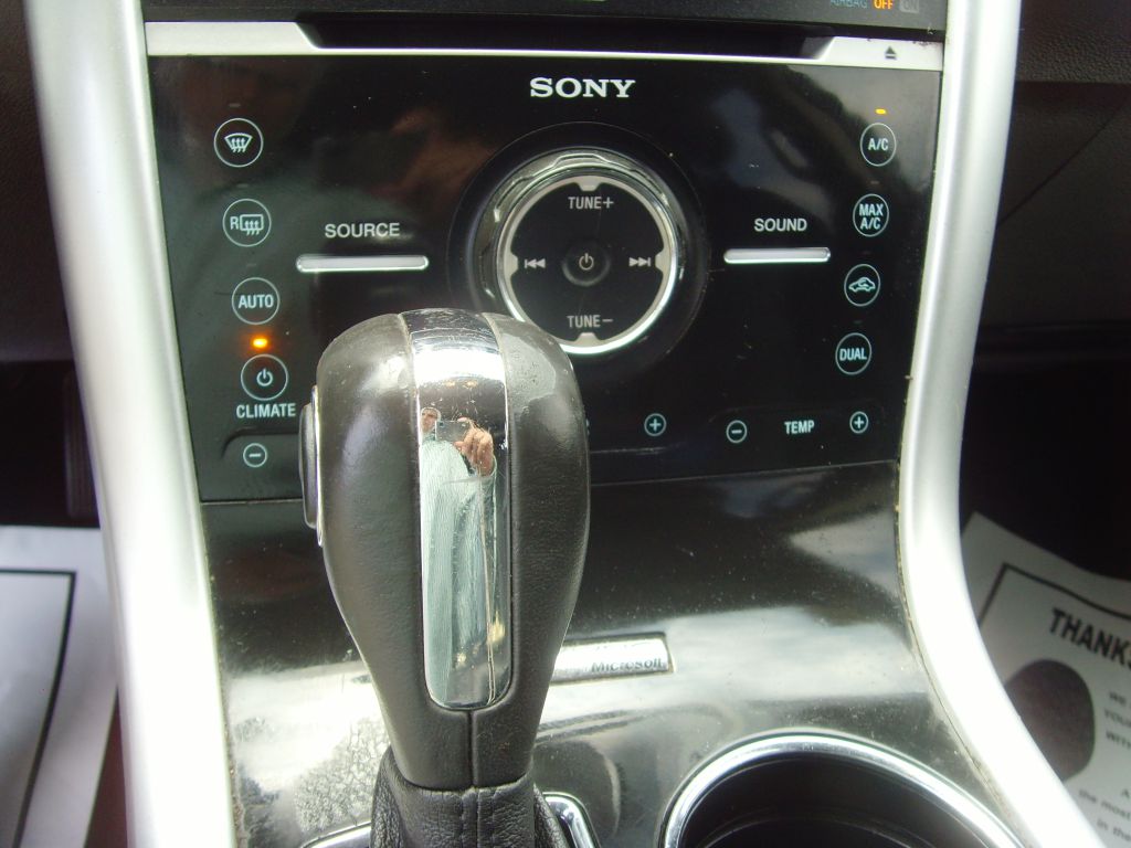 Photo 21 of this FORD EDGE