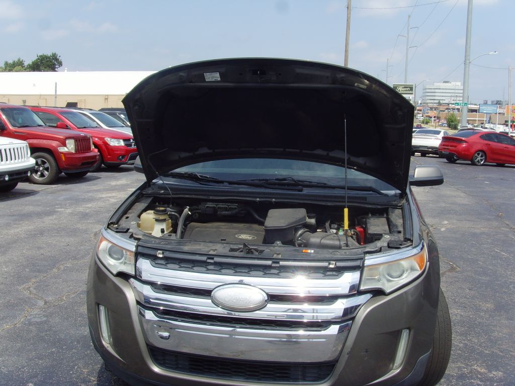 Photo 24 of this FORD EDGE