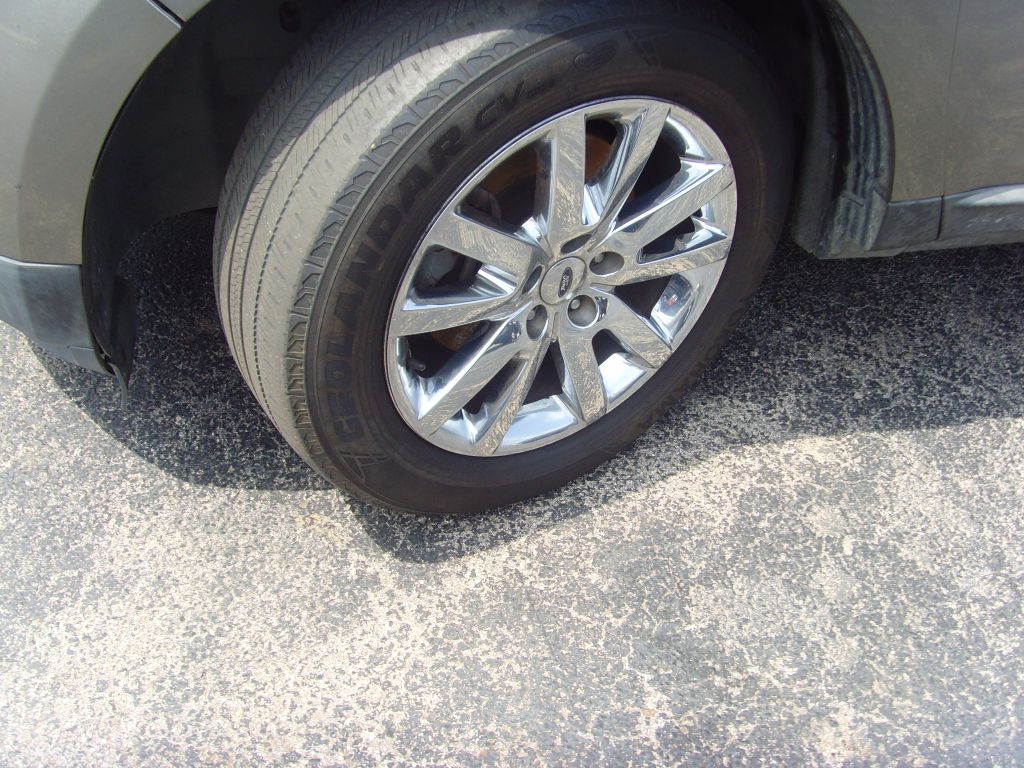 Photo 25 of this FORD EDGE