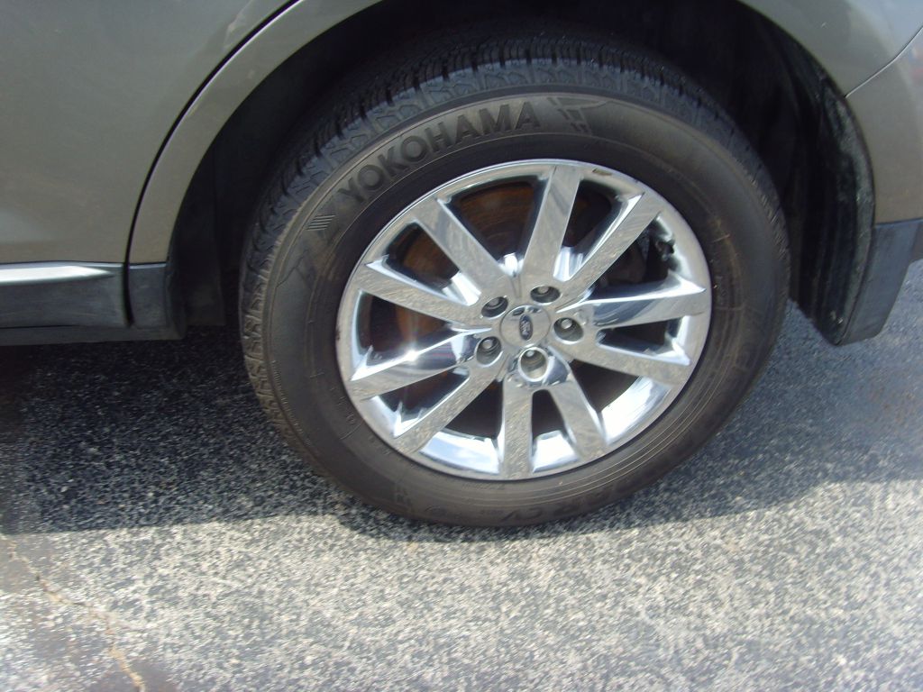 Photo 26 of this FORD EDGE