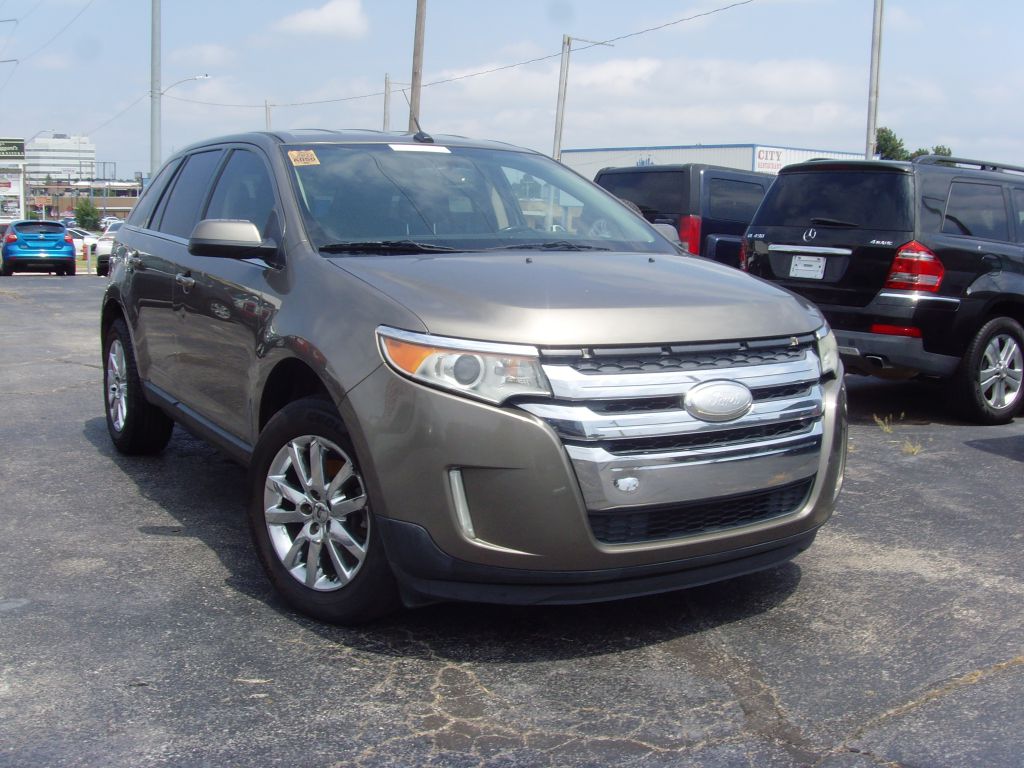 Photo 28 of this FORD EDGE
