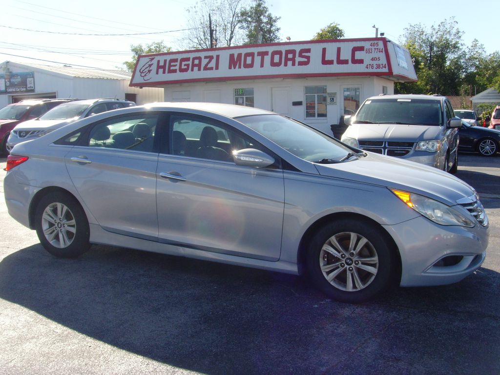 Photo 4 of this HYUNDAI SONATA