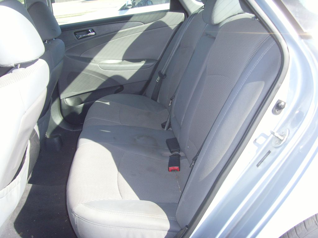 Photo 10 of this HYUNDAI SONATA