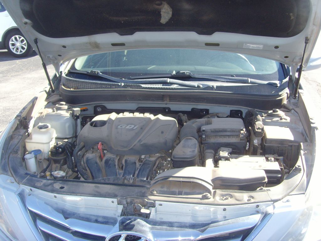 Photo 21 of this HYUNDAI SONATA