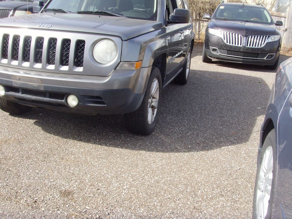 Photo 3 of this JEEP PATRIOT