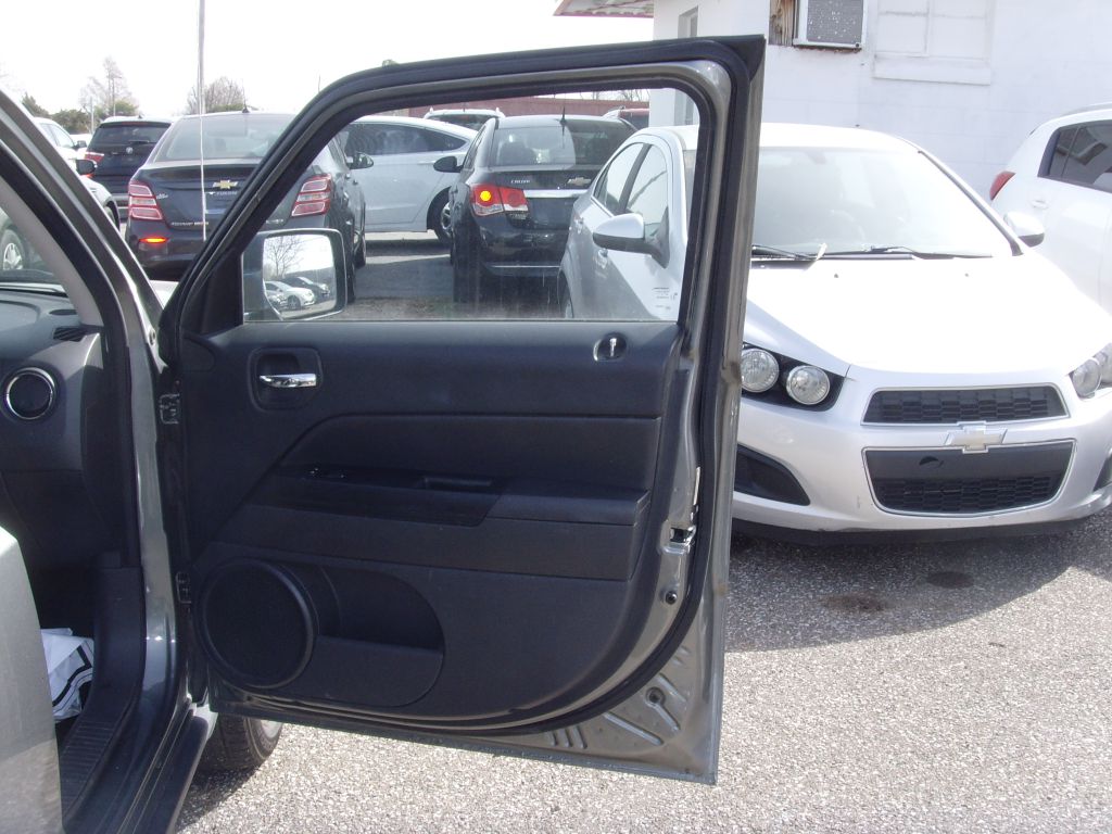 Photo 9 of this JEEP PATRIOT