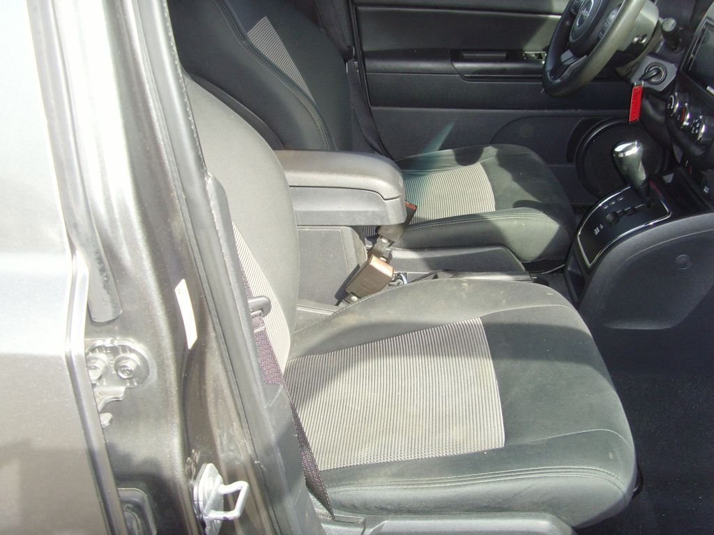 Photo 10 of this JEEP PATRIOT