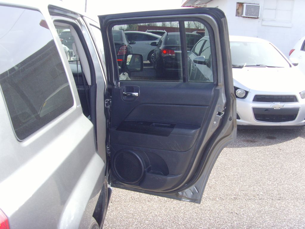 Photo 11 of this JEEP PATRIOT