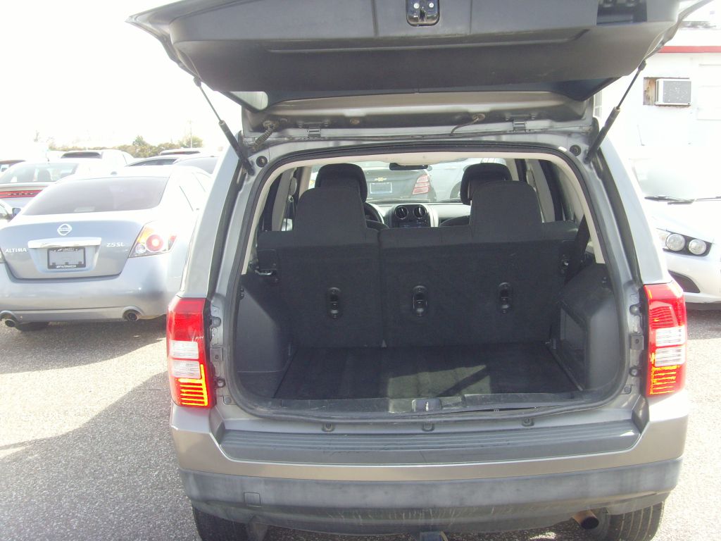 Photo 14 of this JEEP PATRIOT