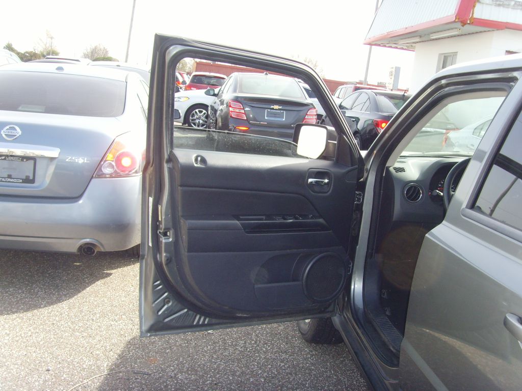 Photo 15 of this JEEP PATRIOT