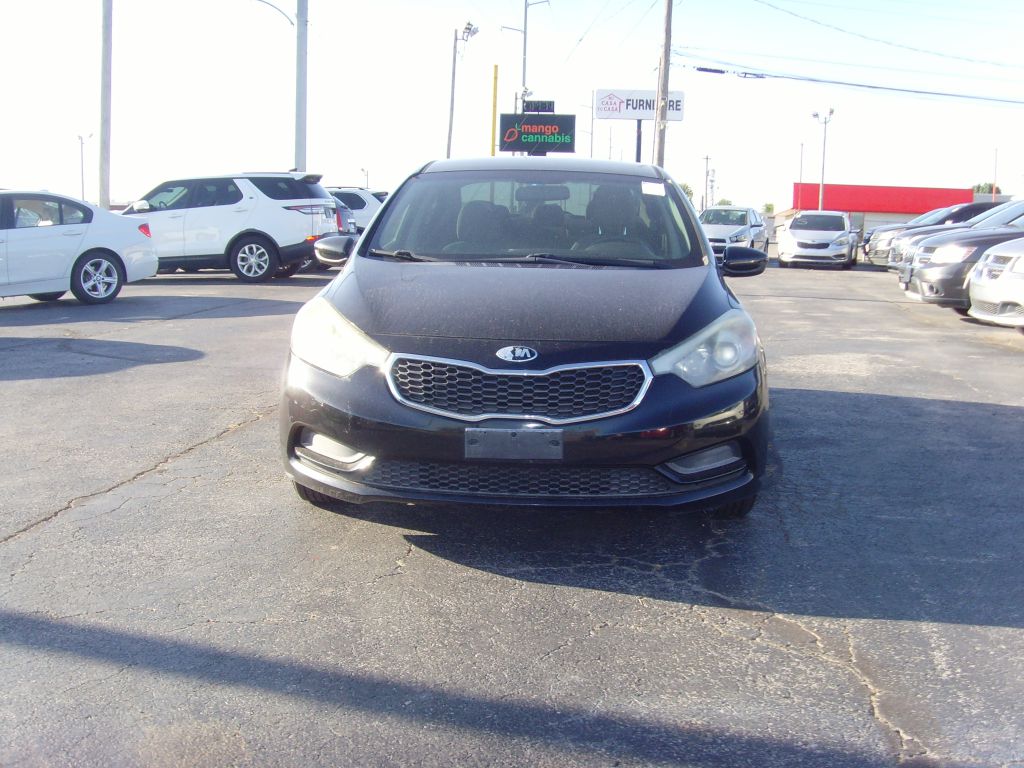 Photo 2 of this KIA FORTE