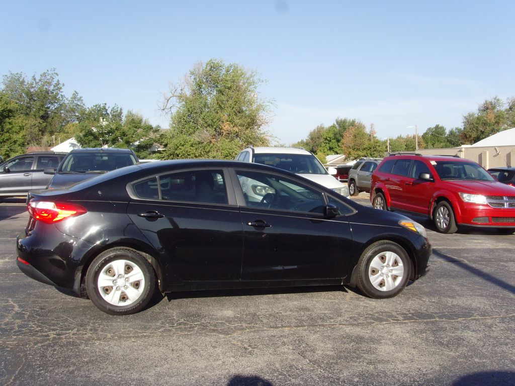 Photo 8 of this KIA FORTE