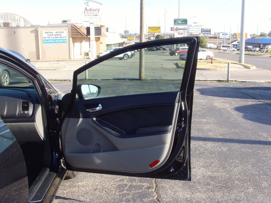 Photo 9 of this KIA FORTE