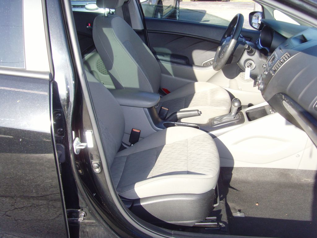 Photo 10 of this KIA FORTE