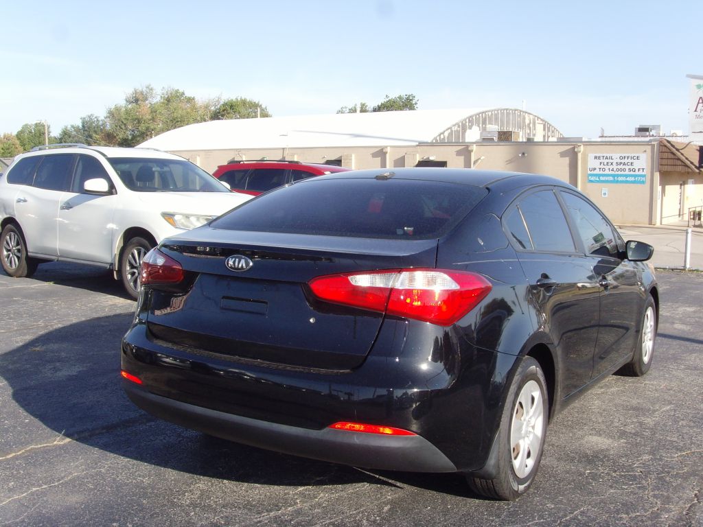 Photo 13 of this KIA FORTE