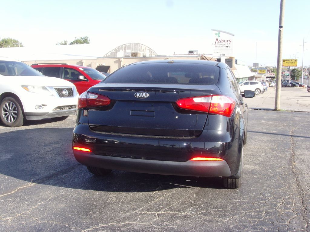 Photo 14 of this KIA FORTE