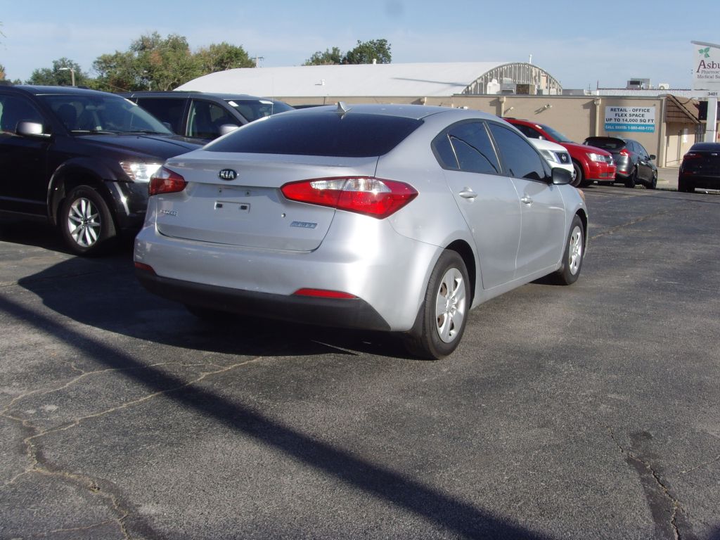 Photo 7 of this KIA FORTE