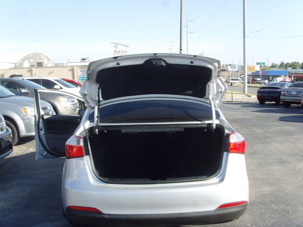 Photo 14 of this KIA FORTE