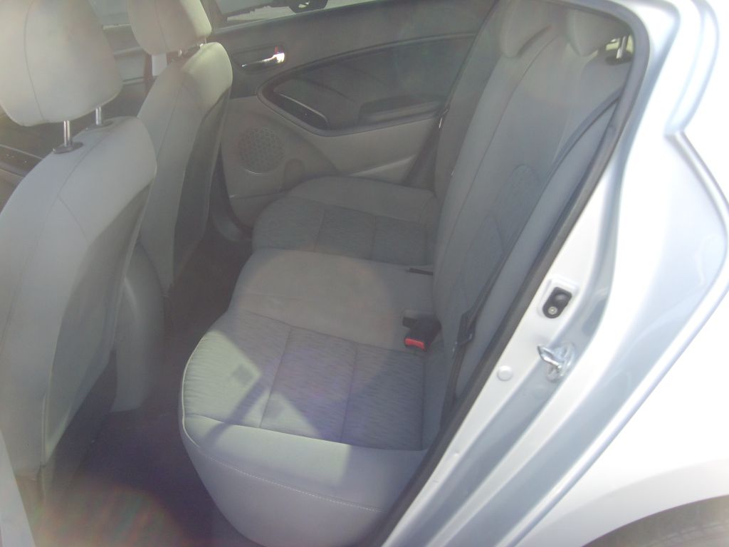 Photo 16 of this KIA FORTE
